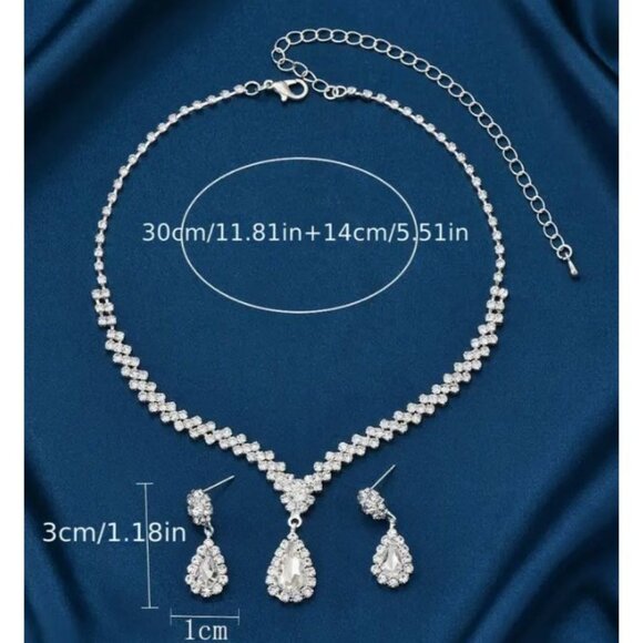 Elegant Necklace & Earrings Set Adjustable Chain Teardrop Design NEW - Picture 3 of 3